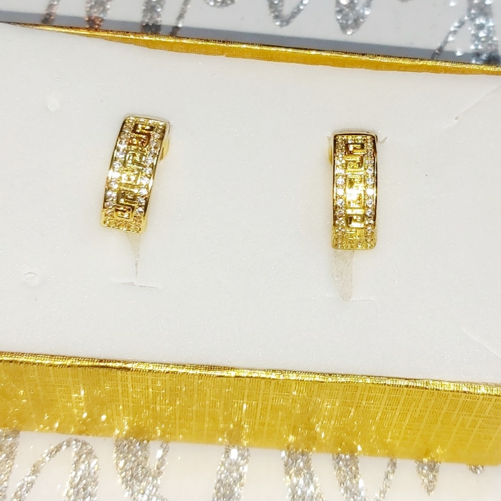 Gold Earrings - Picture 3 of 5
